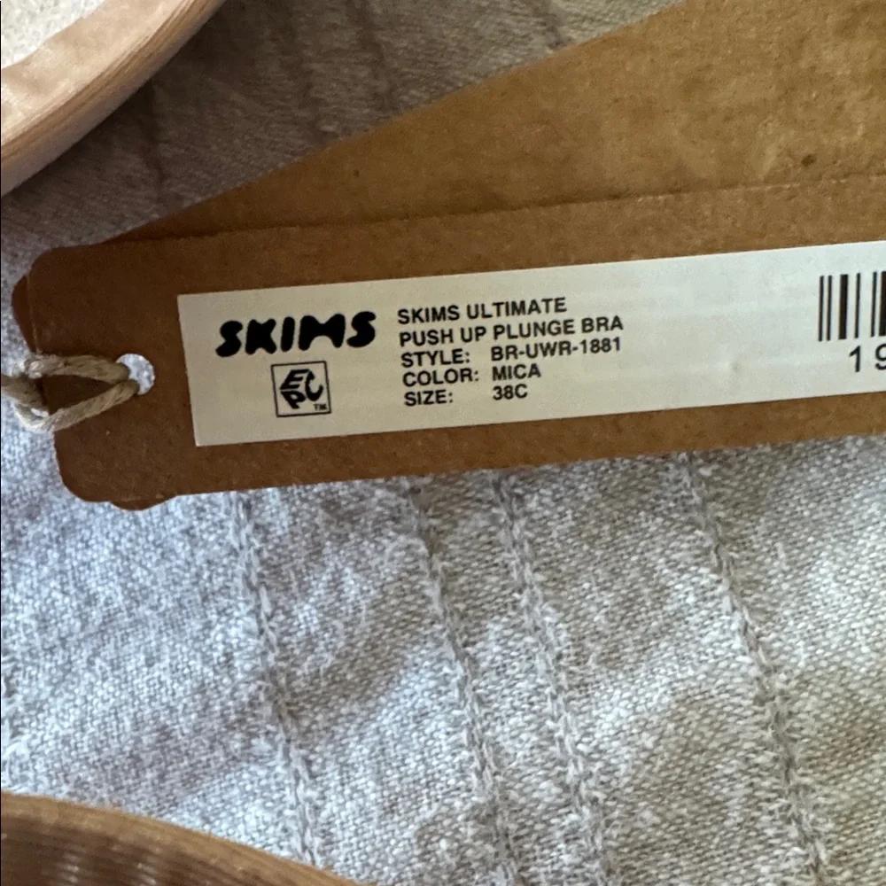SKIMS NWT Ultimate Push-Up Plunge Bra 38C *Mica - Picture 4 of 4